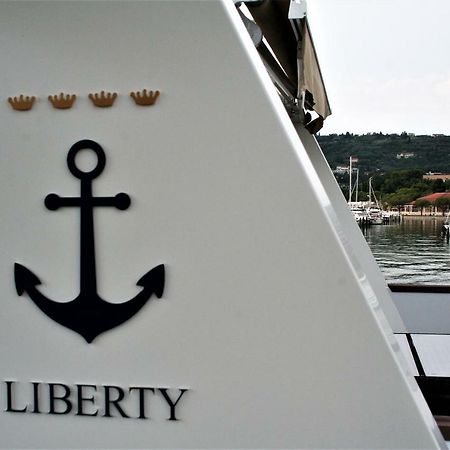 포르토로즈 Floating House Marina Royal 빌라 외부 사진